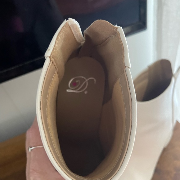 White Snakeskin Boots - Picture 5 of 7